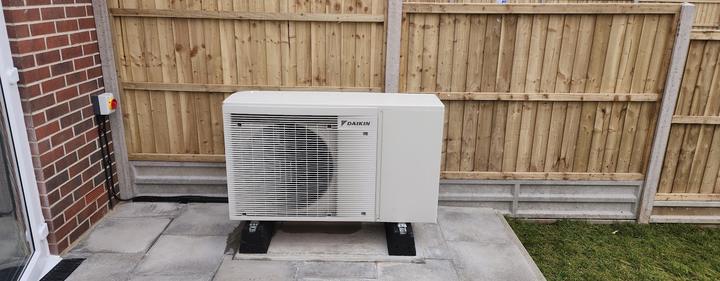 Air-source heat pump electrical connection